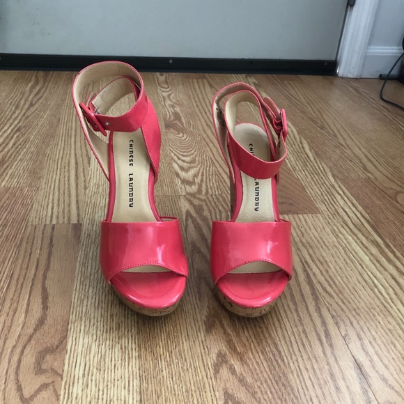 coral faux patent leather cork wedges - Picture 3 of 10